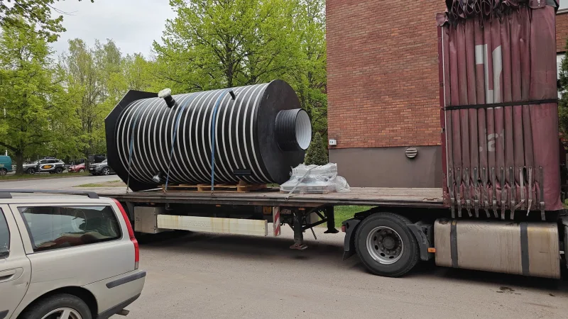 Jätevesisäiliön toimitus